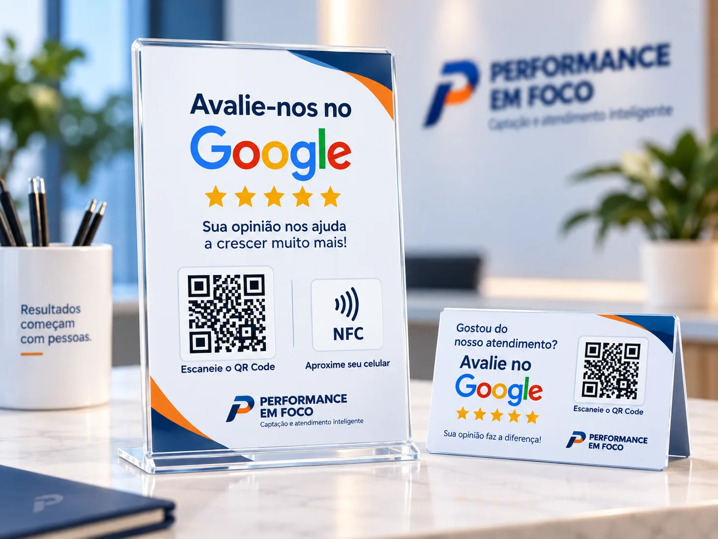 Plaquinha de avaliação Google com QR Code e NFC e cartão de balcão da Performance em Foco